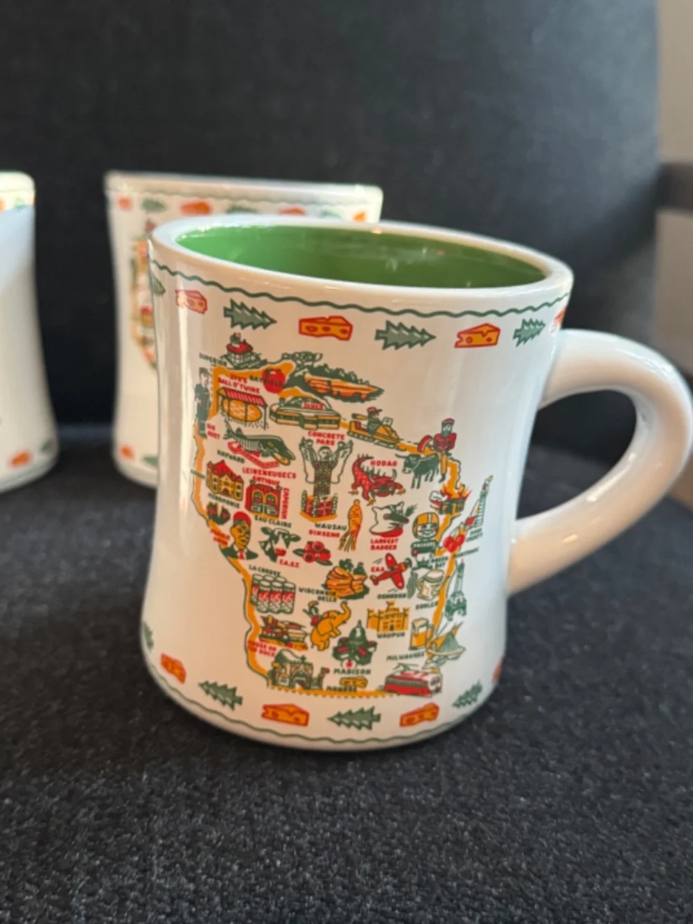 WISCONSIN STATE MAP AND DEER DINER MUG - SET OF 4 - $55.00